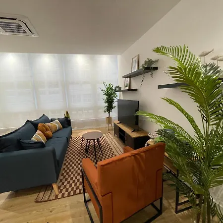Oktheway Real Historic Small Apartment