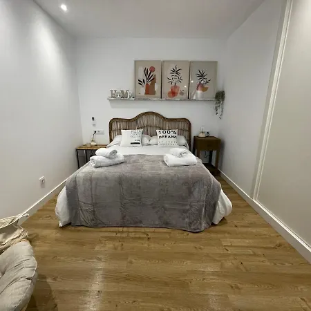 Oktheway Real Historic Small Apartment *